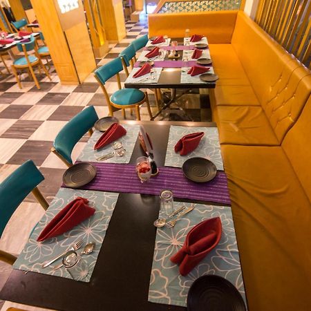 Hotel Aryaas Palayankottai Ngoại thất bức ảnh