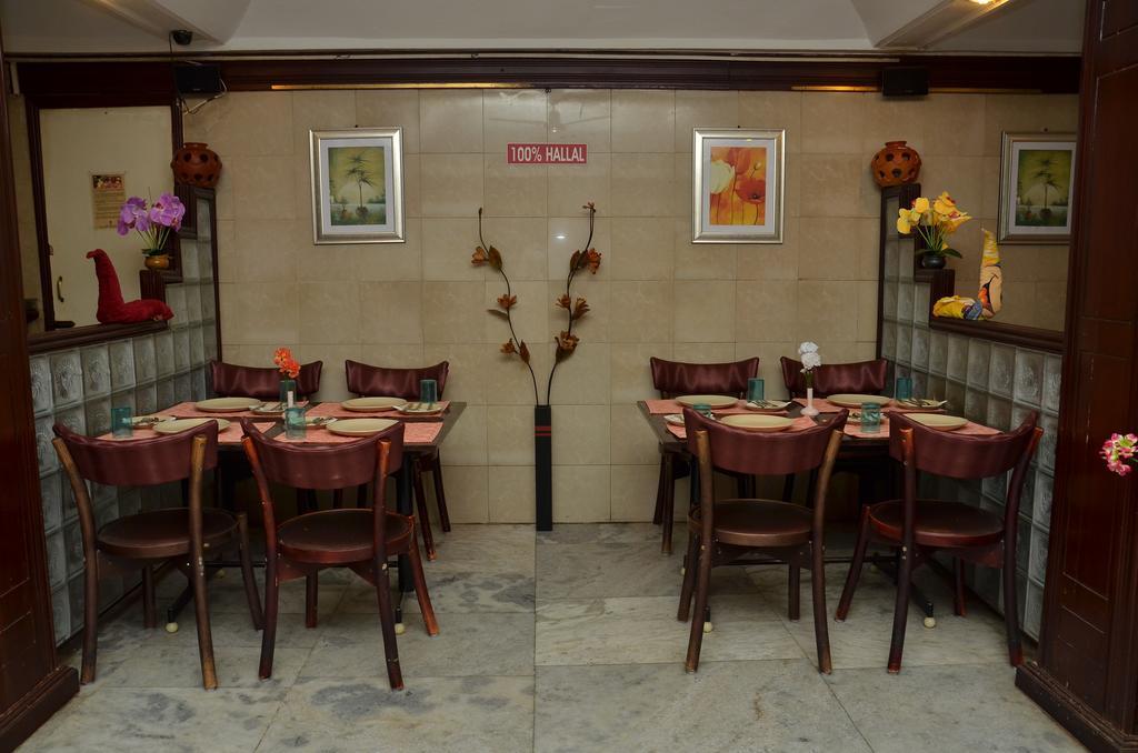 Hotel Aryaas Palayankottai Ngoại thất bức ảnh