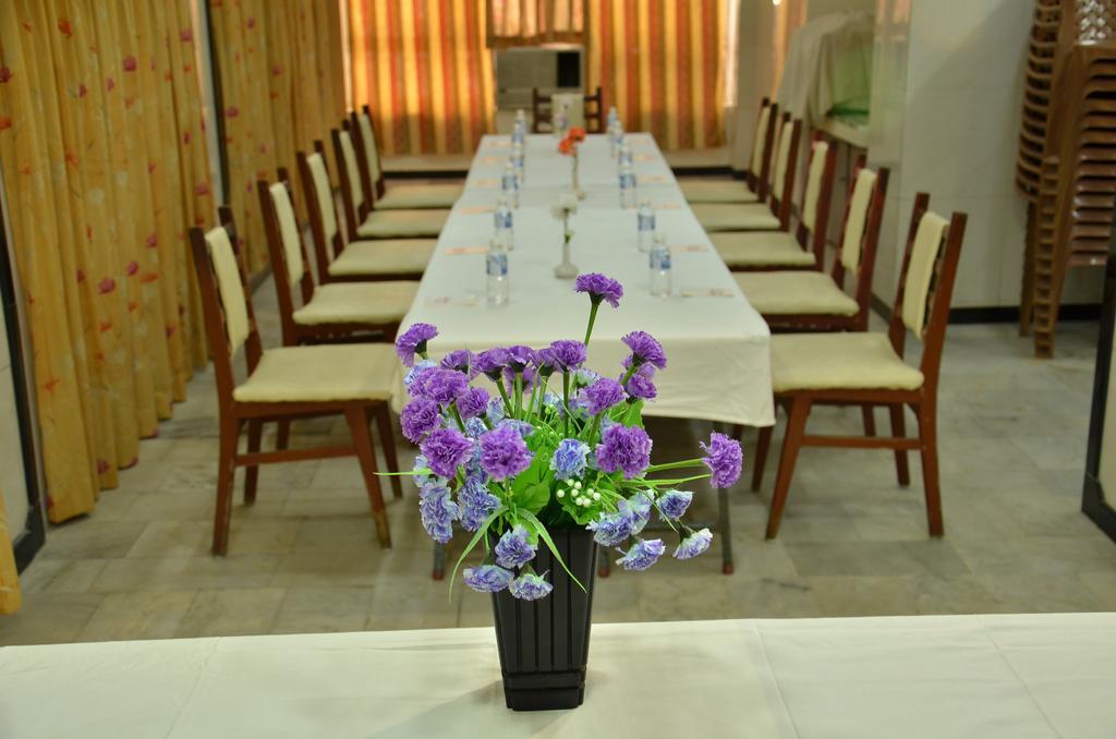 Hotel Aryaas Palayankottai Ngoại thất bức ảnh