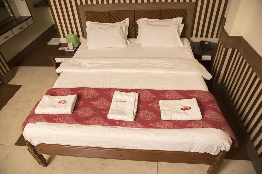 Hotel Aryaas Palayankottai Ngoại thất bức ảnh
