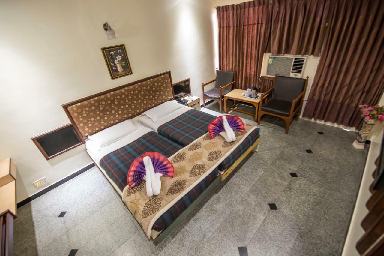 Hotel Aryaas Palayankottai Ngoại thất bức ảnh