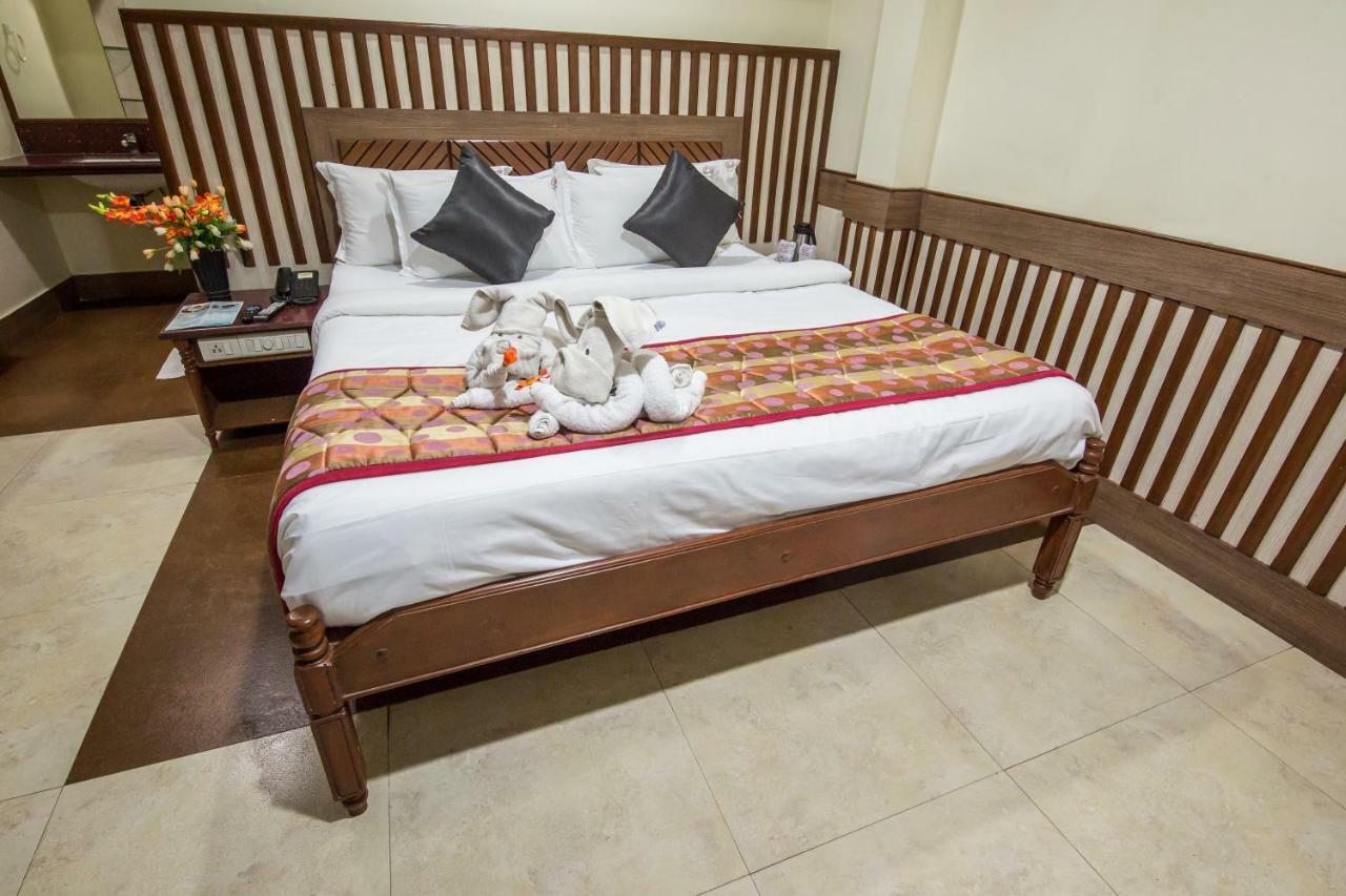 Hotel Aryaas Palayankottai Ngoại thất bức ảnh
