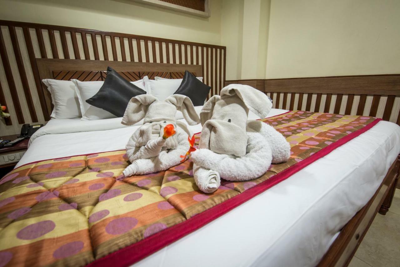Hotel Aryaas Palayankottai Ngoại thất bức ảnh