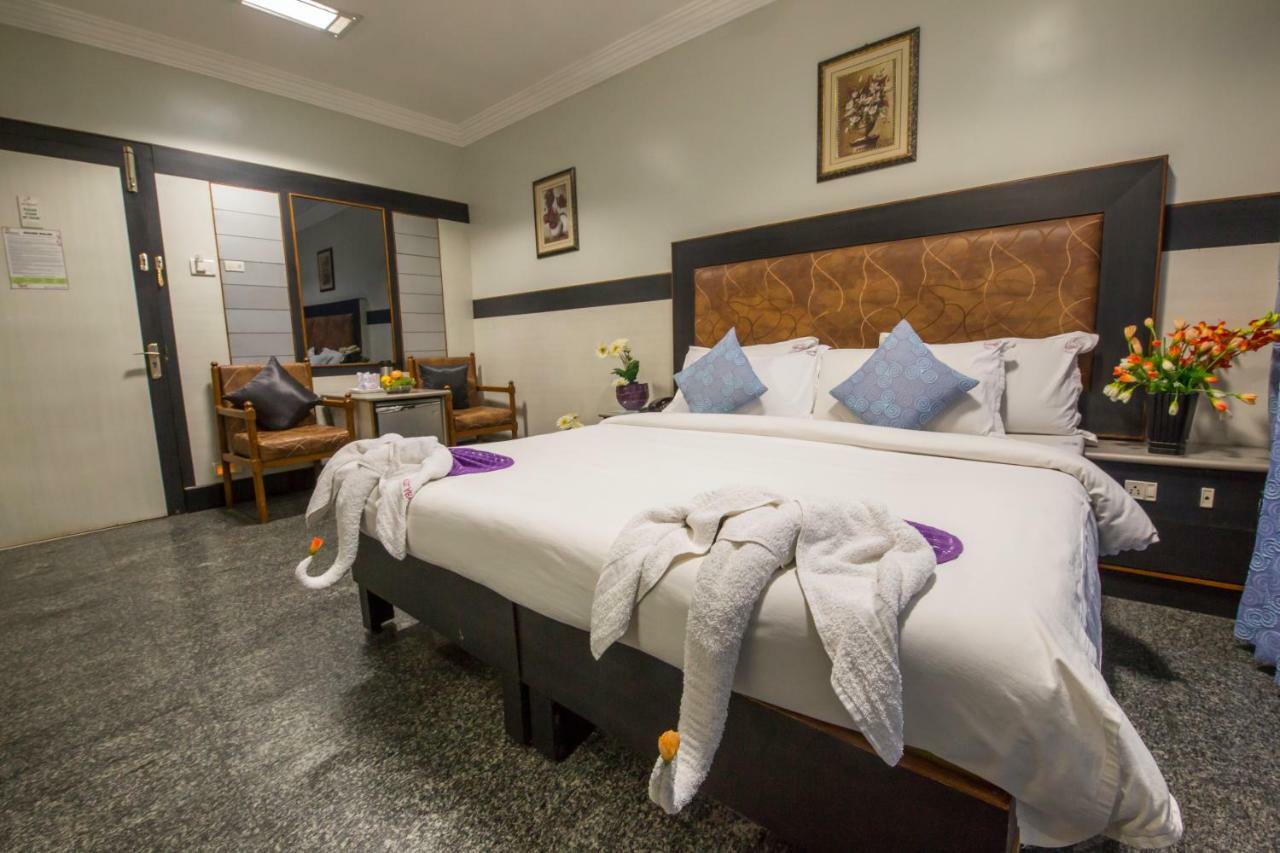 Hotel Aryaas Palayankottai Ngoại thất bức ảnh