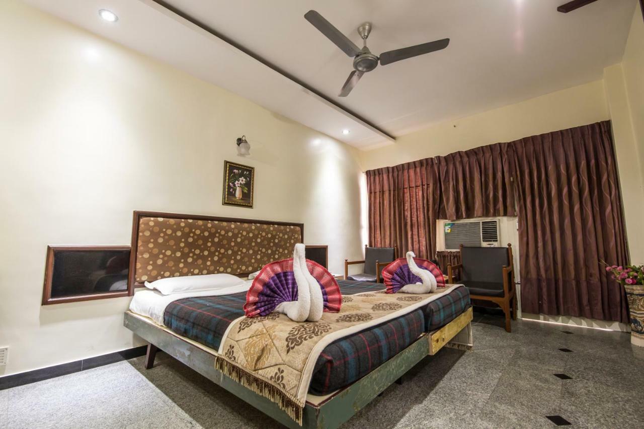 Hotel Aryaas Palayankottai Ngoại thất bức ảnh