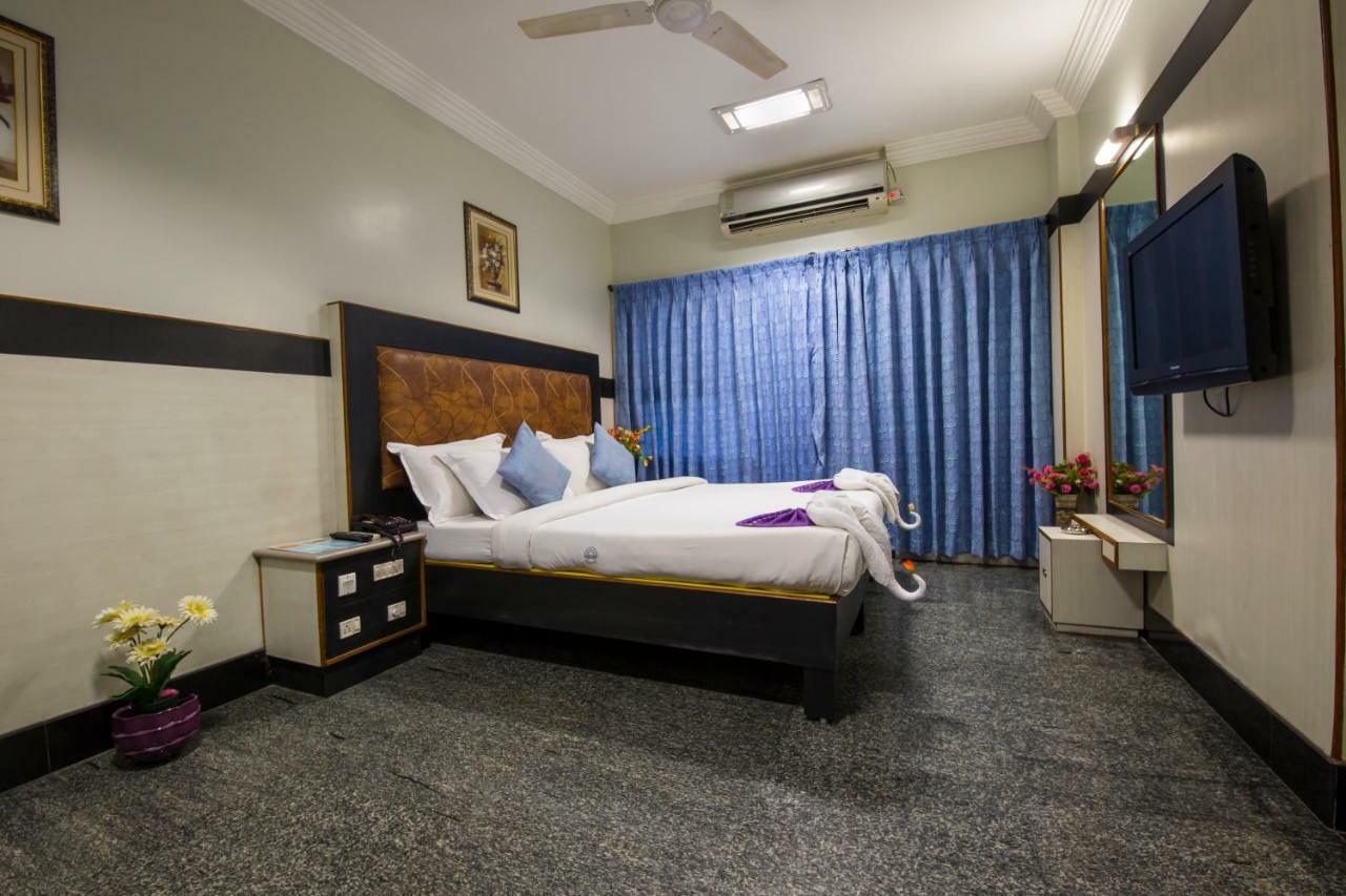 Hotel Aryaas Palayankottai Ngoại thất bức ảnh