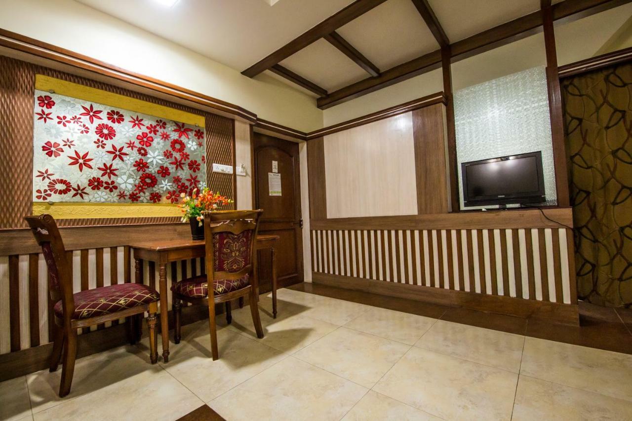 Hotel Aryaas Palayankottai Ngoại thất bức ảnh
