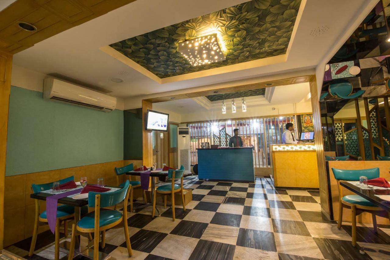 Hotel Aryaas Palayankottai Ngoại thất bức ảnh