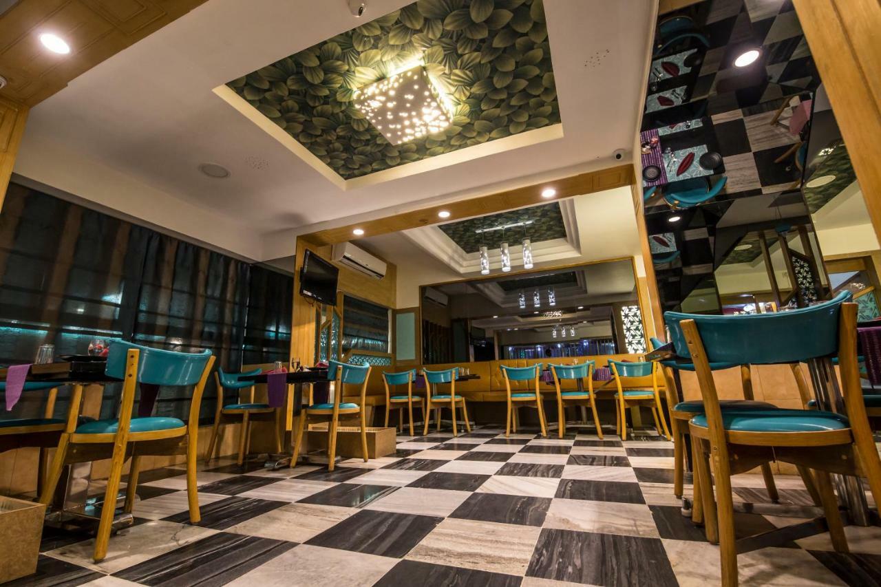Hotel Aryaas Palayankottai Ngoại thất bức ảnh