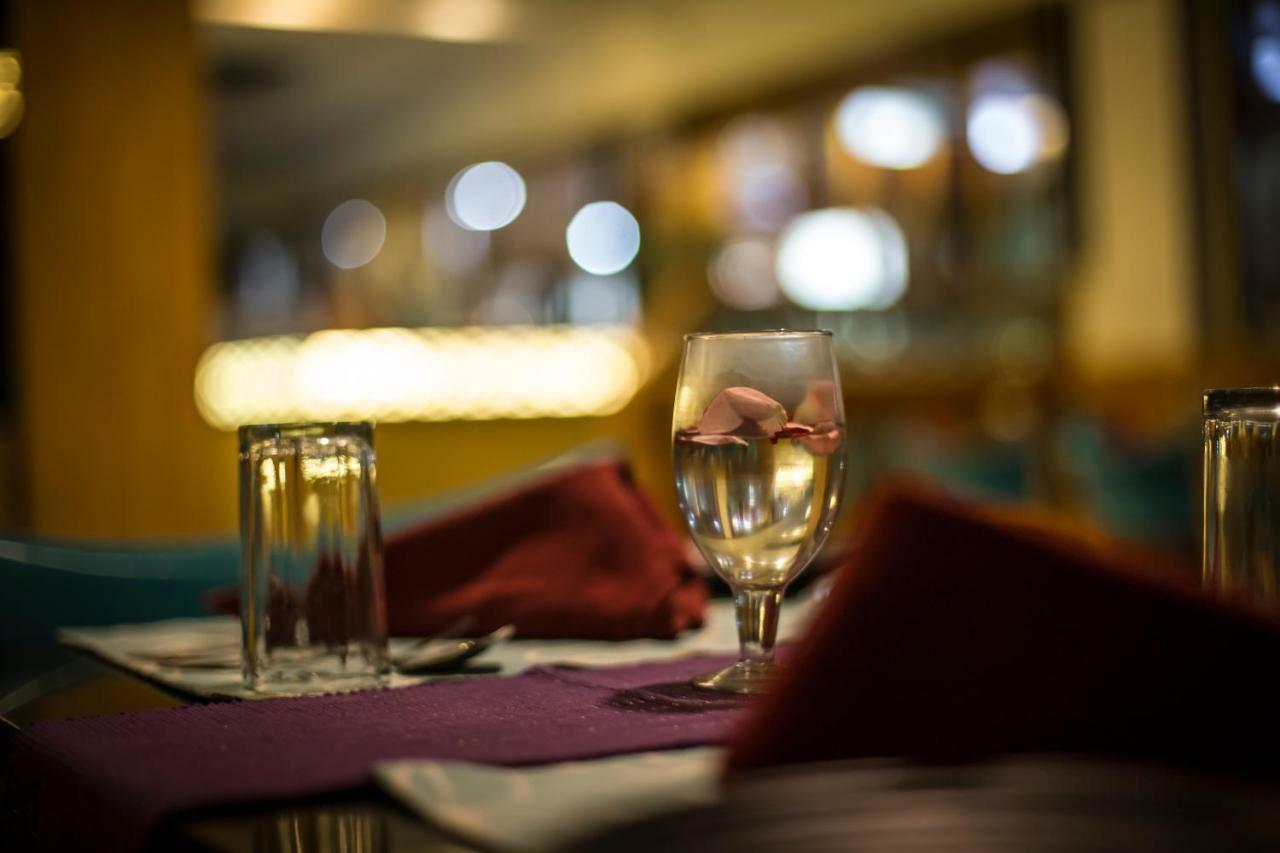 Hotel Aryaas Palayankottai Ngoại thất bức ảnh