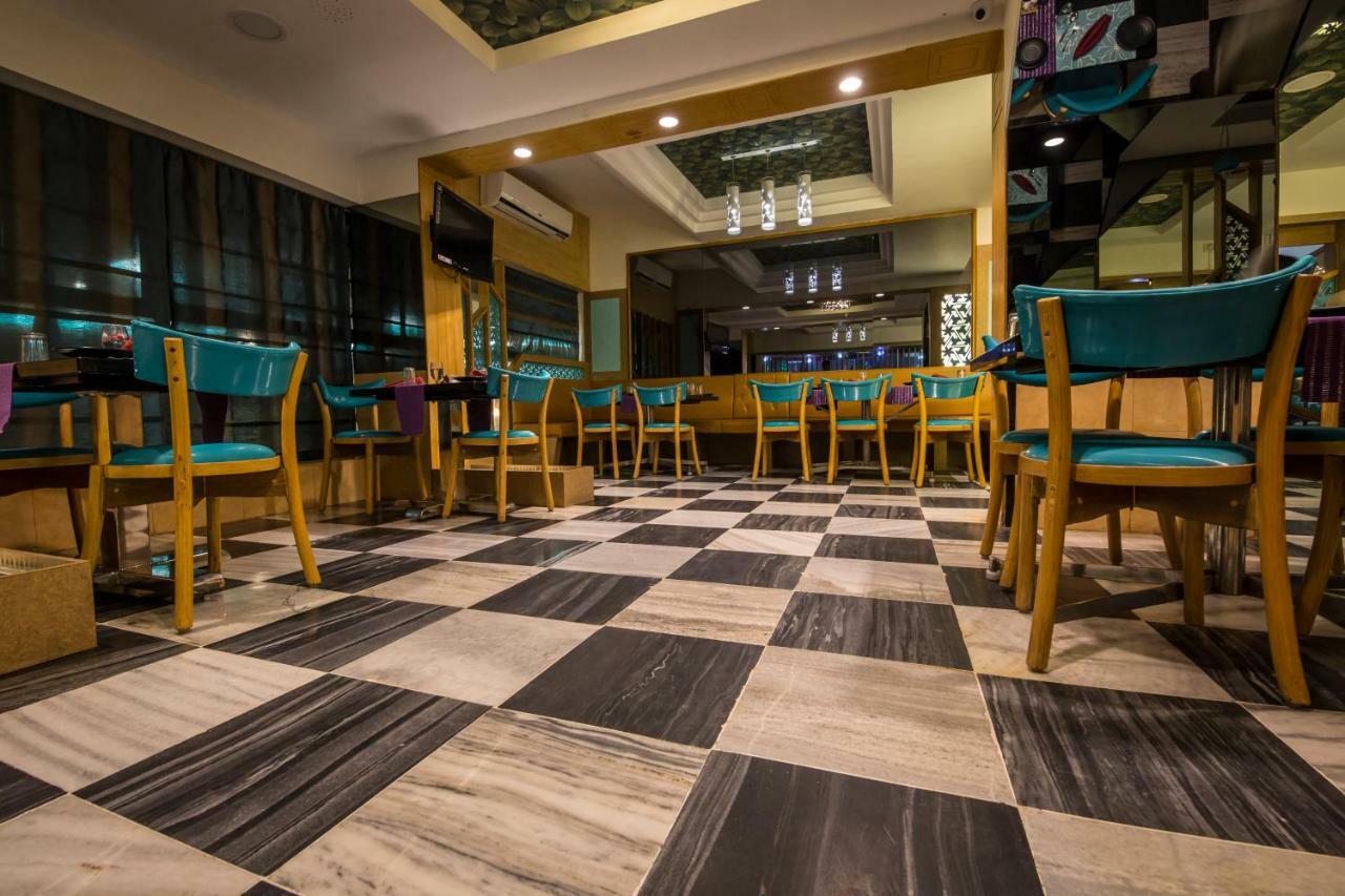 Hotel Aryaas Palayankottai Ngoại thất bức ảnh